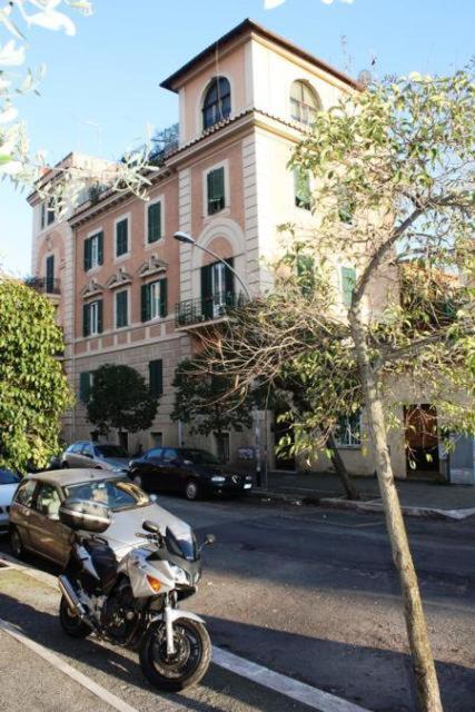 Tra Gianicolo E Trastevere Рим Екстериор снимка