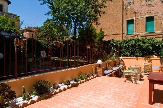 Tra Gianicolo E Trastevere Рим Екстериор снимка
