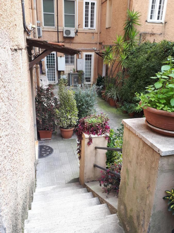 Tra Gianicolo E Trastevere Рим Екстериор снимка